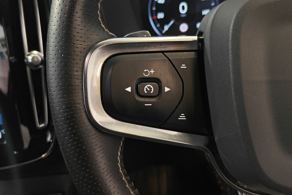 Volvo XC40 Xc40 Momentum T3 White #11