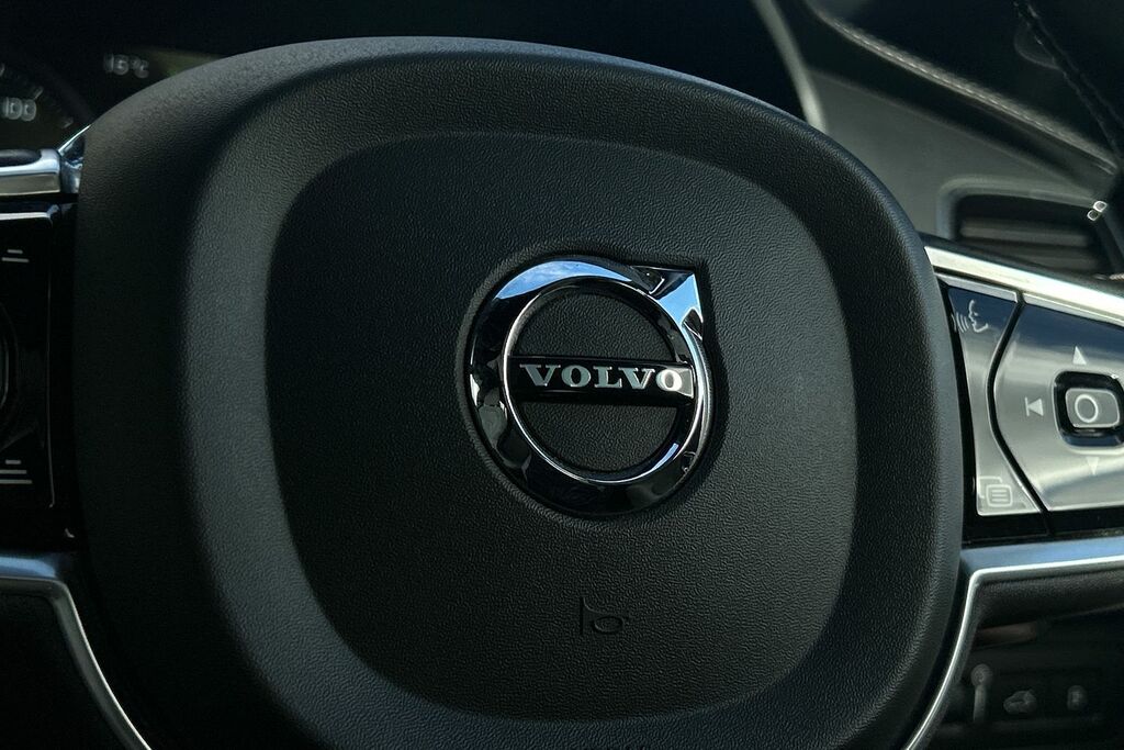 Volvo XC90 2.0 B5 Momentum Awd 231 Bhp Blue #25