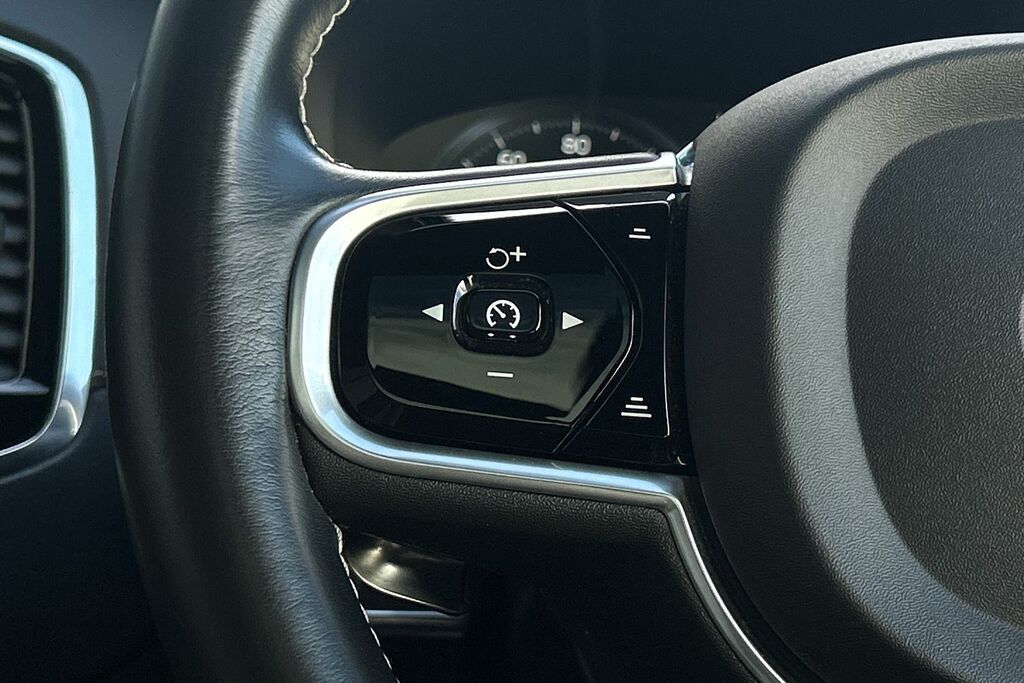 Volvo XC90 2.0 B5 Momentum Awd 231 Bhp Blue #11