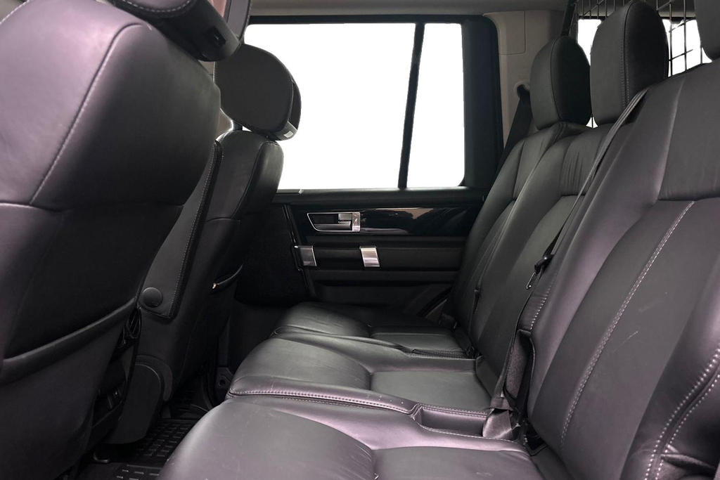 Land Rover Discovery Sdv6 Landmark Black #4