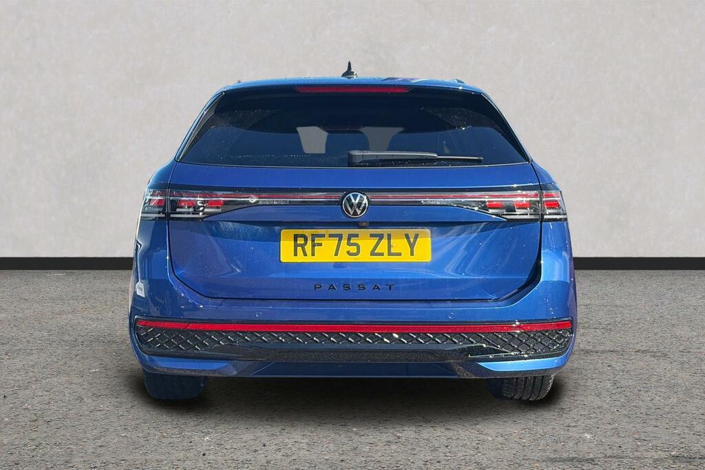 Volkswagen Passat 1.5 Tsi Ehybrid R-line Dsg Black #7