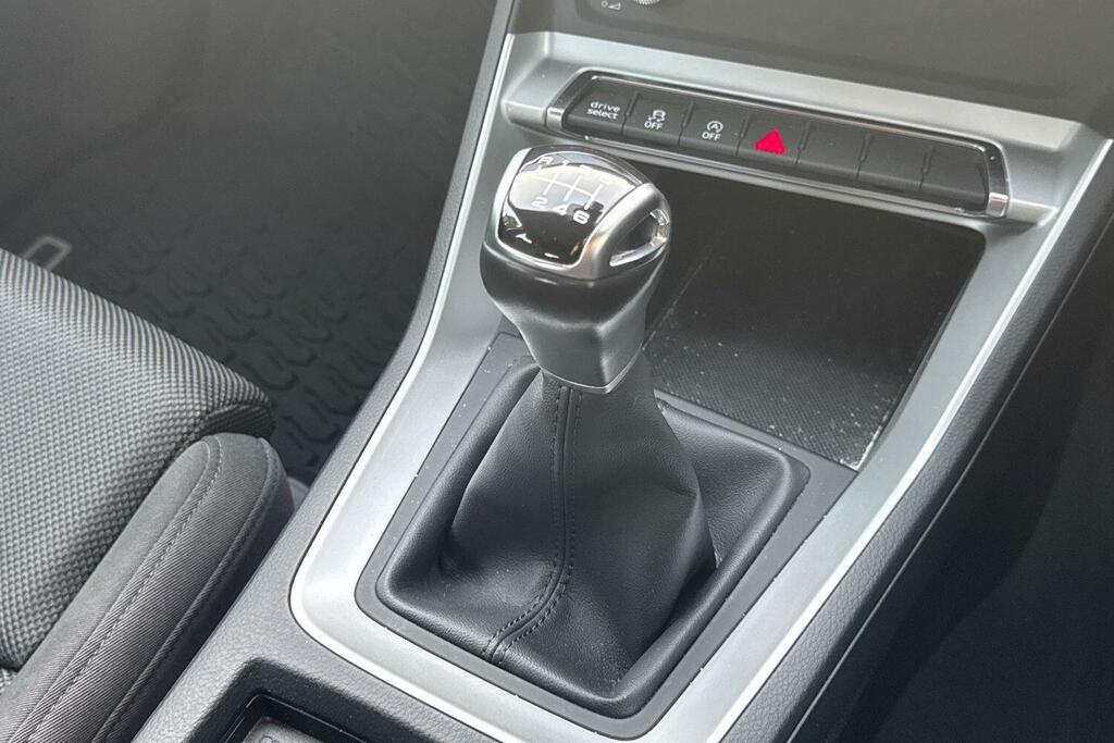 Audi Q3 35 Tfsi S Line Comfortsound Pack White #19