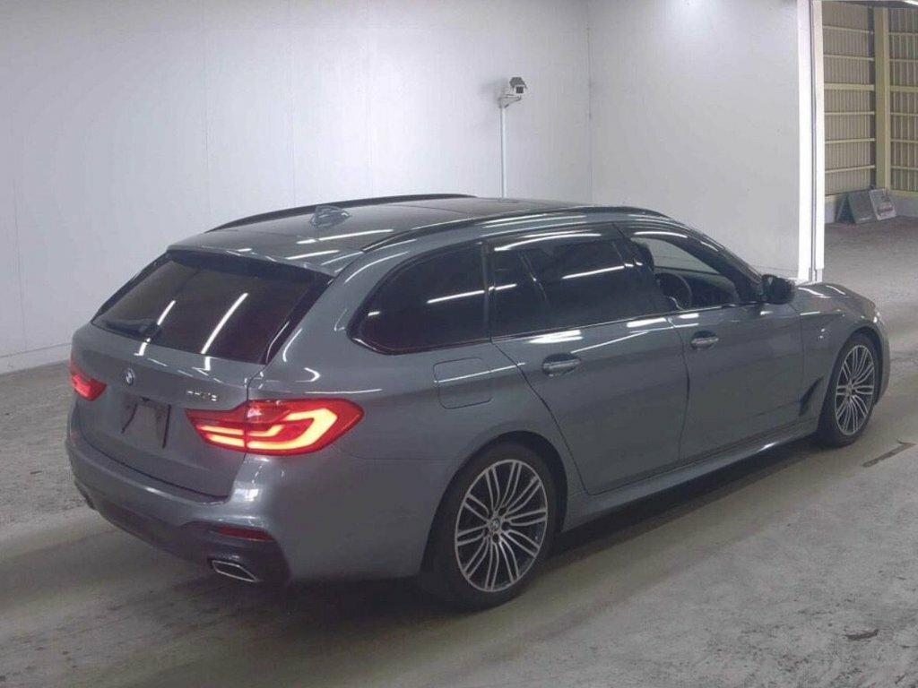 BMW 5 Series 2L M Sport YH67JMC Grey #4