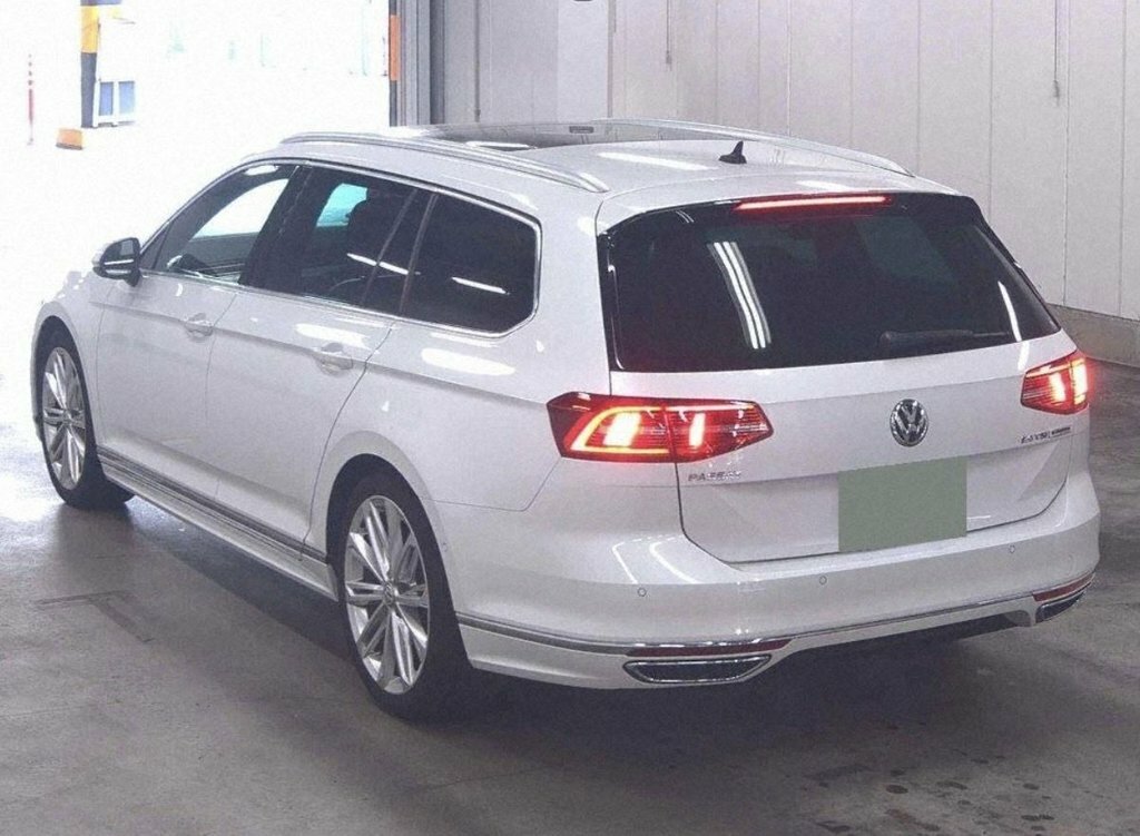 Volkswagen Passat 2L R-line White #3