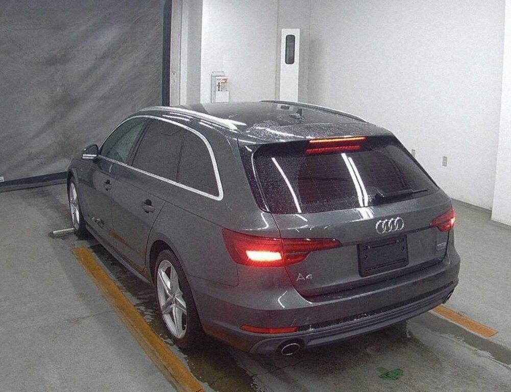 Audi A4 Avant 2L S Line Grey #3