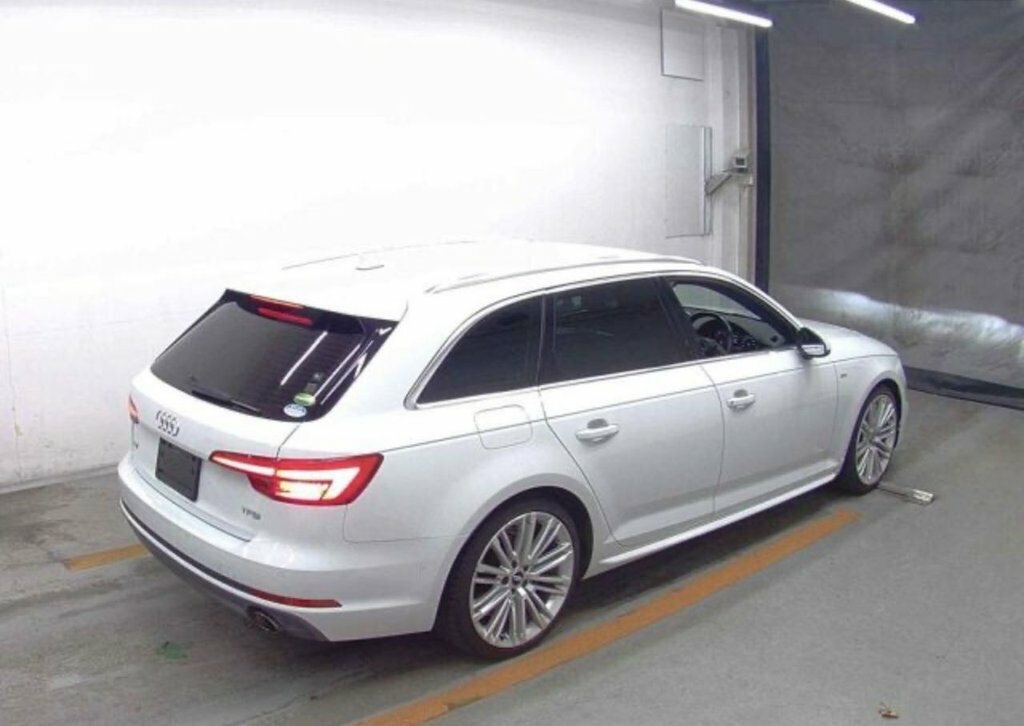 Audi A4 Avant 2L S Line White #2
