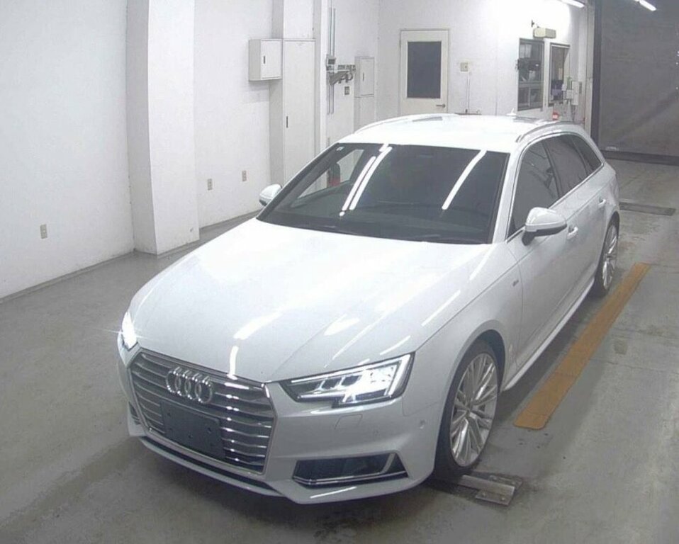 Audi A4 Avant 2L S Line White #4