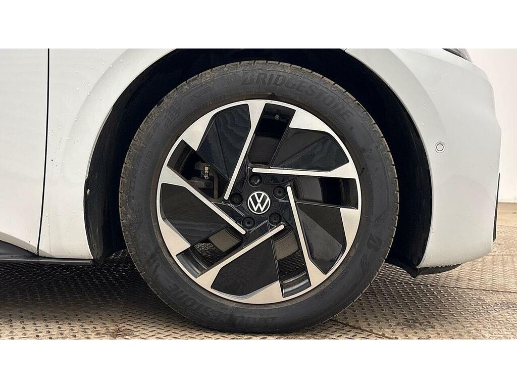 Volkswagen ID.3 Pro Performance 58Kwh Family Hatchback Electri White #5