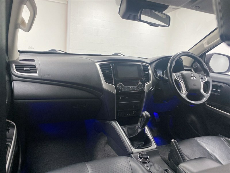 Mitsubishi L200 Double Cab Di-d 150 Barbarian 4Wd Red #2