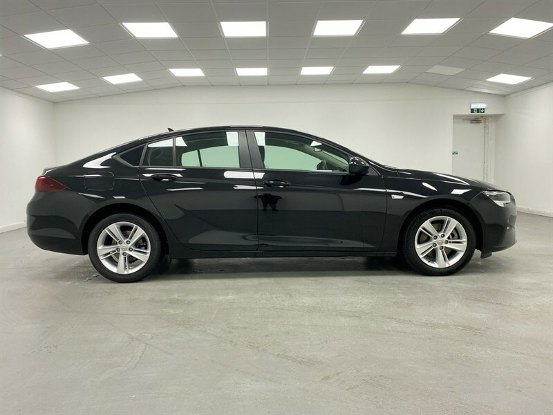 Vauxhall Insignia Grand Sport 1.5 Turbo D Se Nav Black #5
