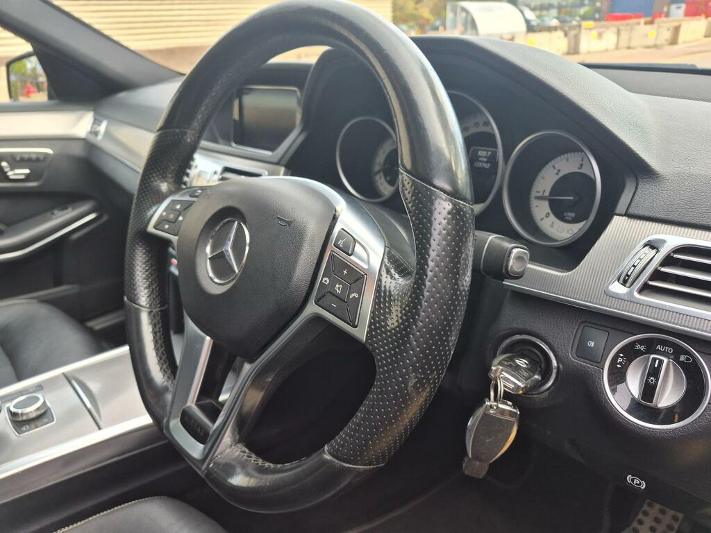 Mercedes-Benz E Class 2.1 E220 Bluetec Amg Night Edition G-tronic Euro White #19