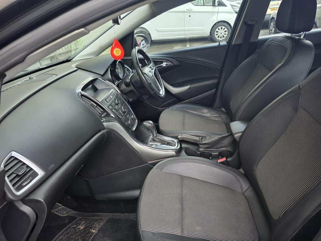 Vauxhall Astra 1.6 16V Active Limited Edition Euro 5 Black #19