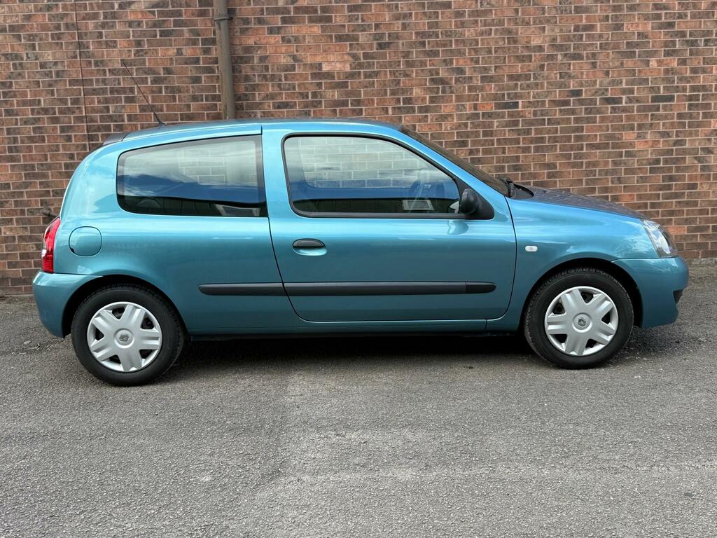 Renault Clio Campus Sport 16V 3-Door Black #2