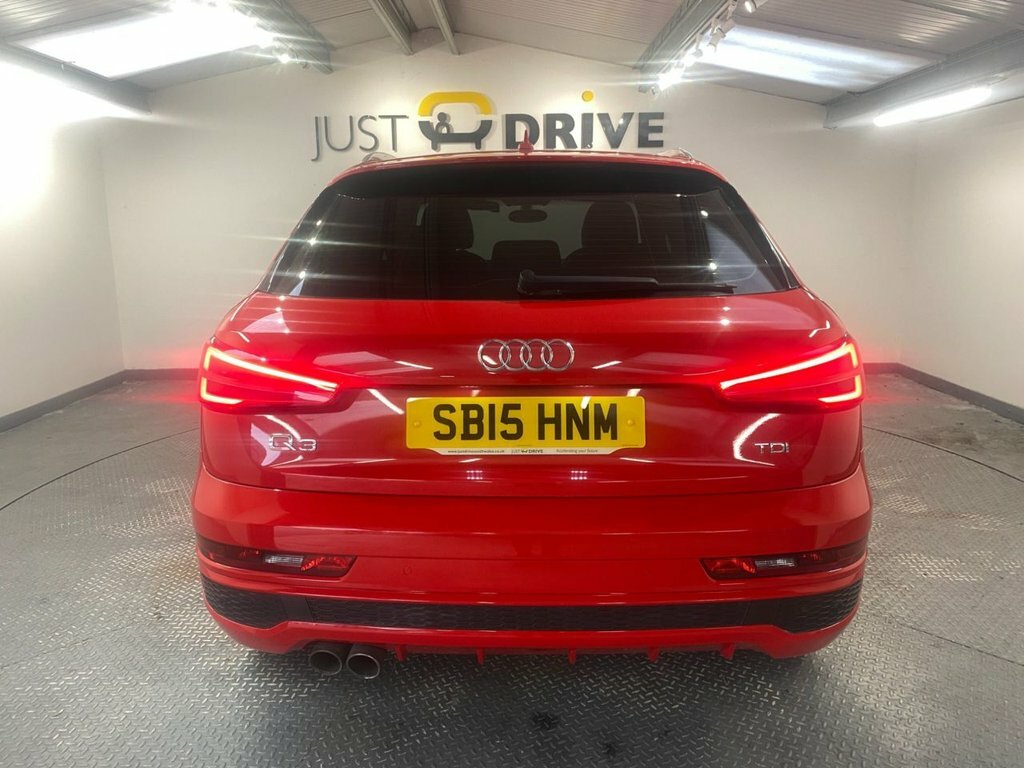 Audi Q3 2L S Line Red #4