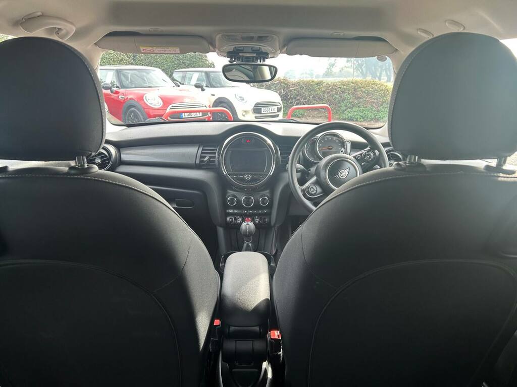Mini Hatch 1.5 Cooper Classic II Red #6