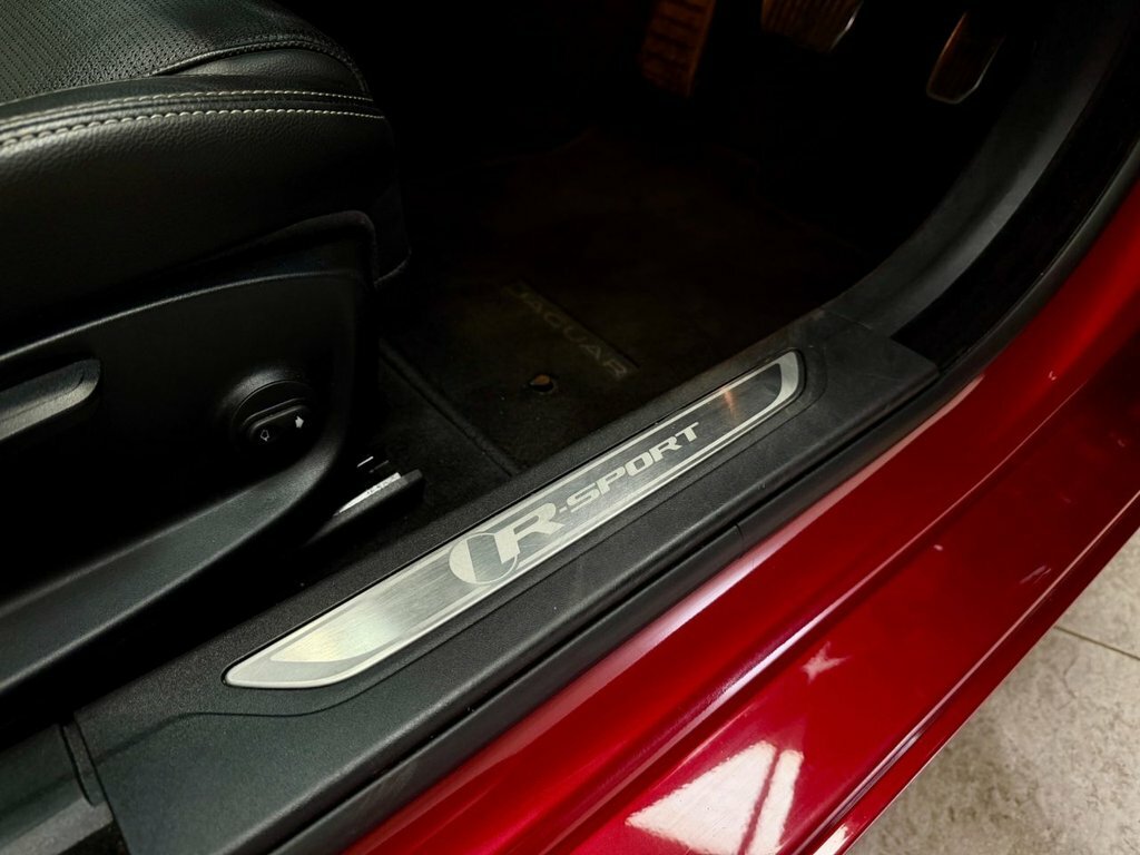 Jaguar XF R-sport Black #2