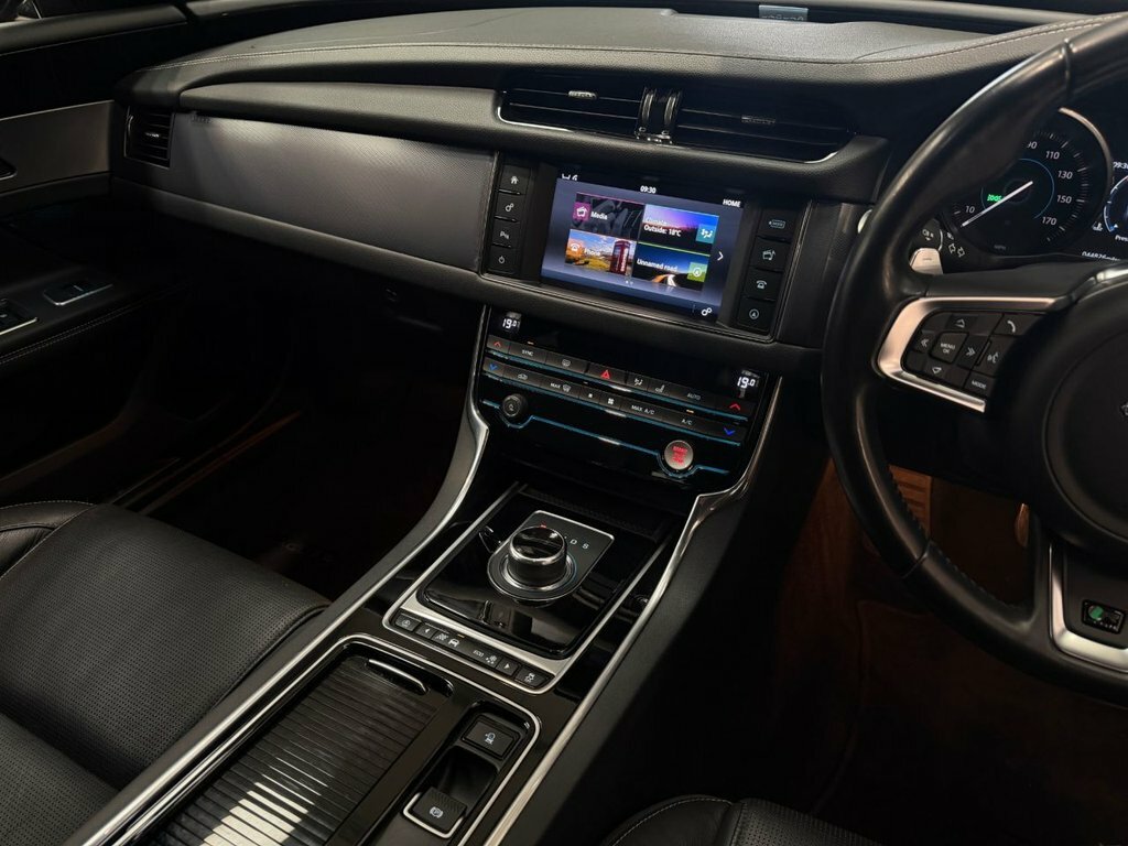 Jaguar XF R-sport Black #12