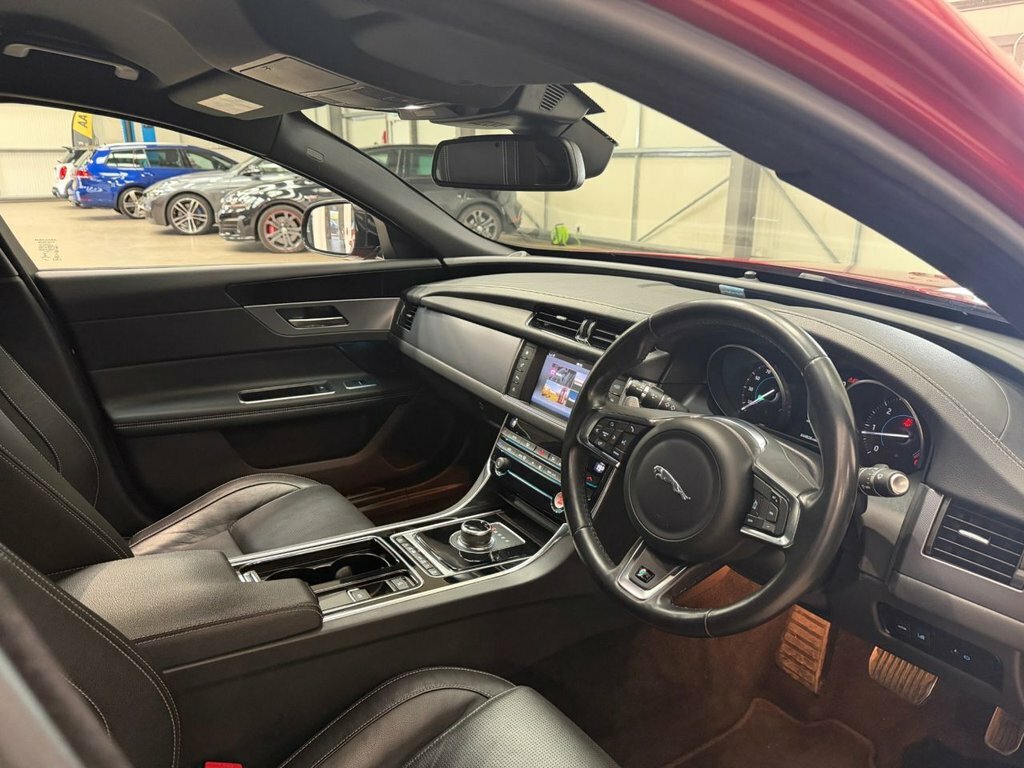 Jaguar XF R-sport Black #14