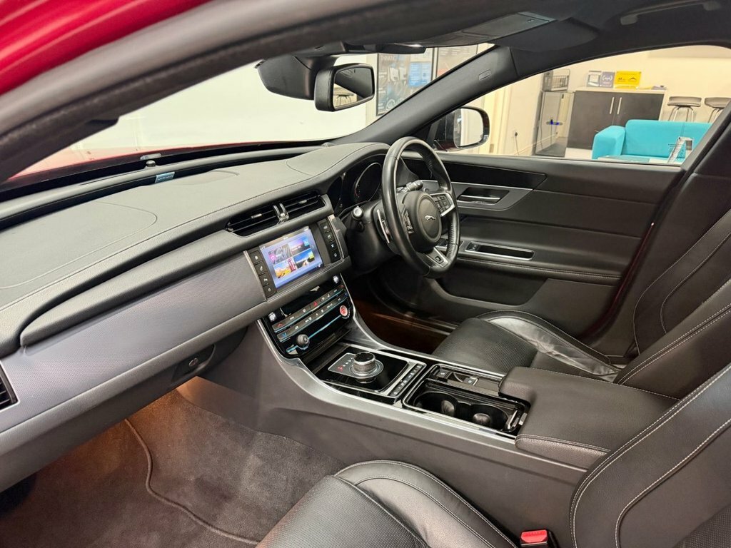 Jaguar XF R-sport Black #17