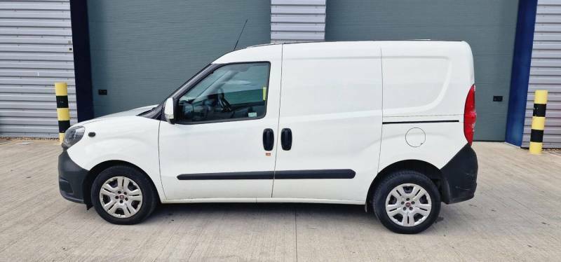 Fiat Doblo 1.6 Multijet 16V 90 Tecnico Van Start Stop White #3