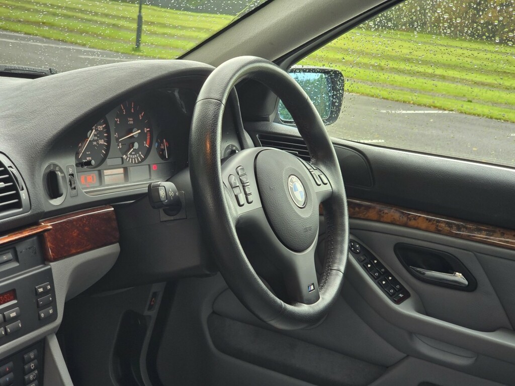 BMW 5 Series 530I Se Silver #58