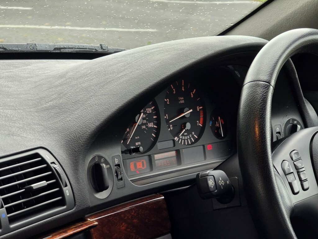BMW 5 Series 530I Se Silver #59
