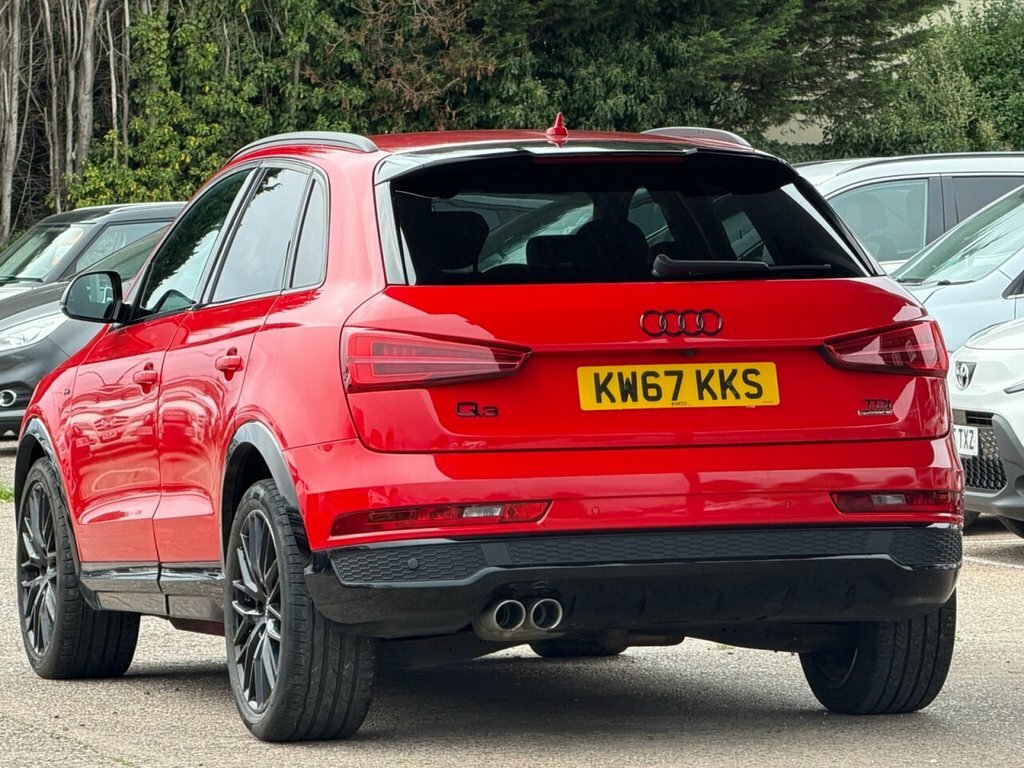 Audi Q3 2L Black Edition Red #4