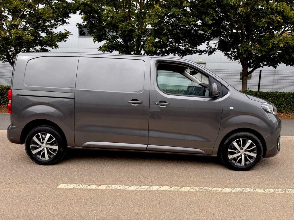 Toyota PROACE 2.0D Comfort Medium Panel Van Mwb Euro 6 S S Grey #4
