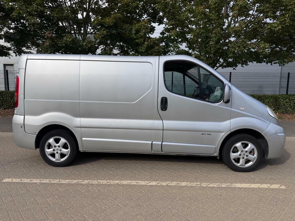 Renault Trafic 2.0 Dci Sl27 Sport L1 H1 Silver #5