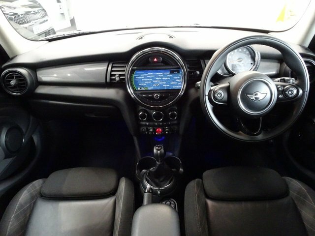 Mini Hatch 1.5 Cooper Hatchback Euro 6 Ss Orange #2