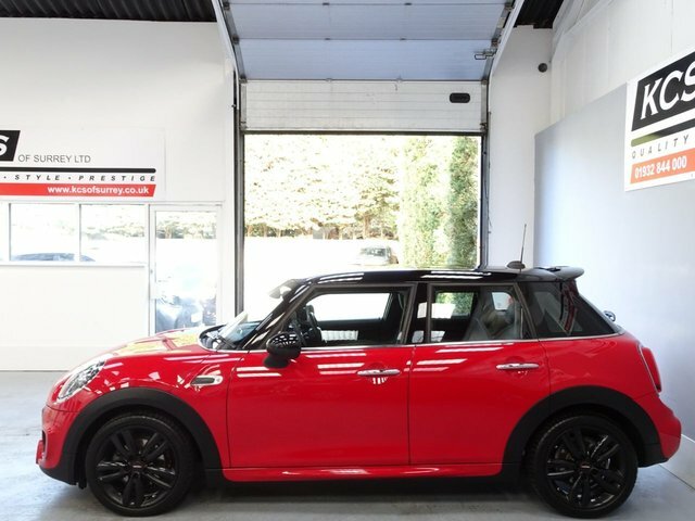 Mini Hatch 1.5 Cooper Sport Hatchback Steptronic E Red #3