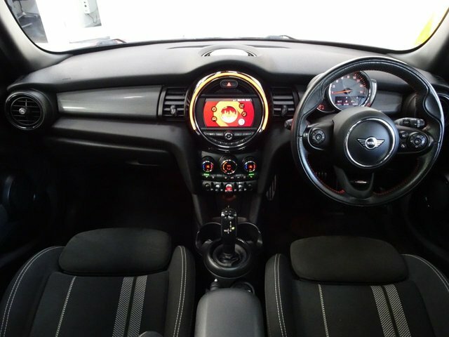 Mini Hatch 1.5 Cooper Sport Hatchback Steptronic E Red #2