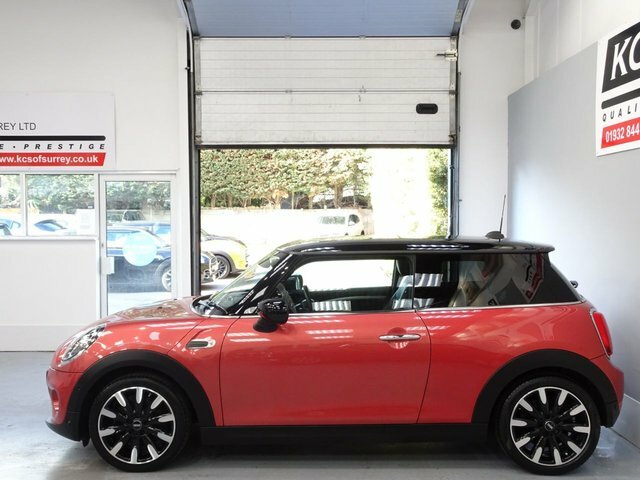 Mini Hatch 1.5 Cooper Exclusive Hatchback E Red #3