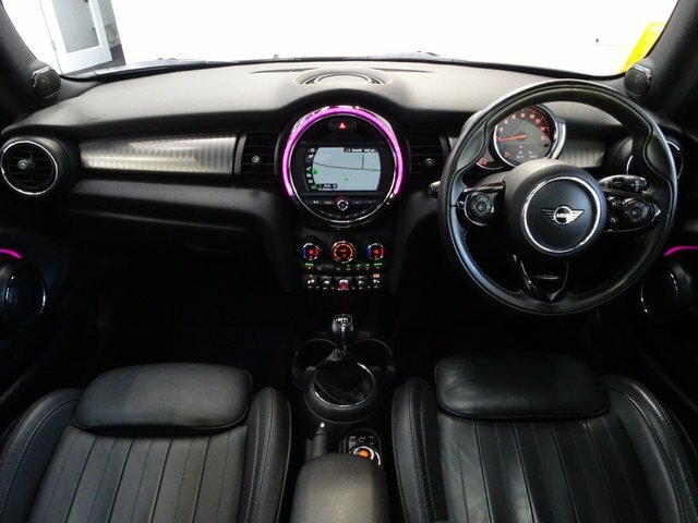 Mini Hatch 1.5 Cooper Exclusive Hatchback E Red #2