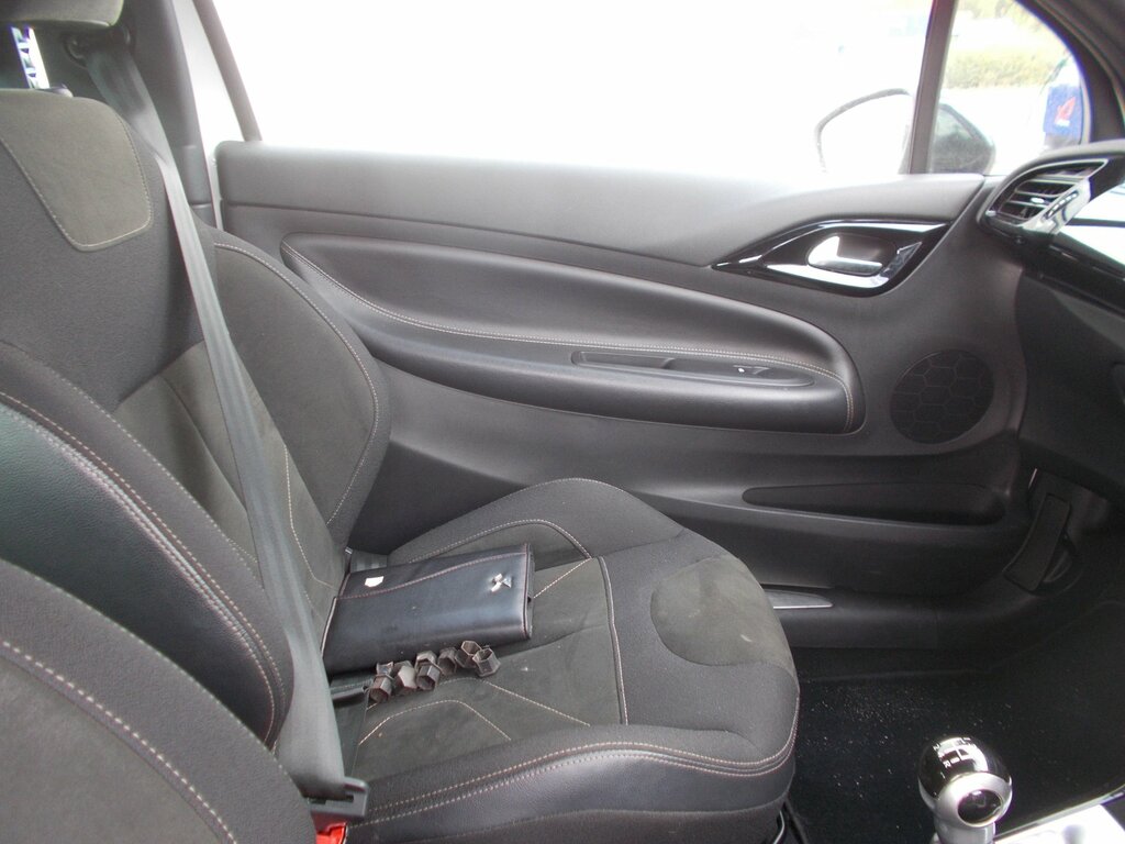 DS DS 3 Hatchback 1.2 Puretech Elegance Euro 6 Ss Black #9