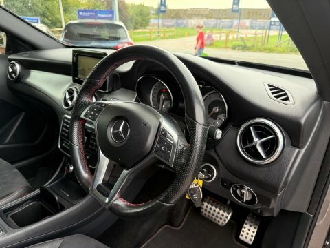 Mercedes-Benz GLA Class 2.1 Gla200d Amg #6