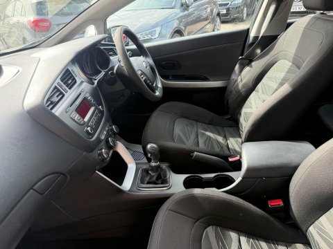 Kia Ceed 1.6 Crdi 2 Sports Wagon Euro 5 Red #25