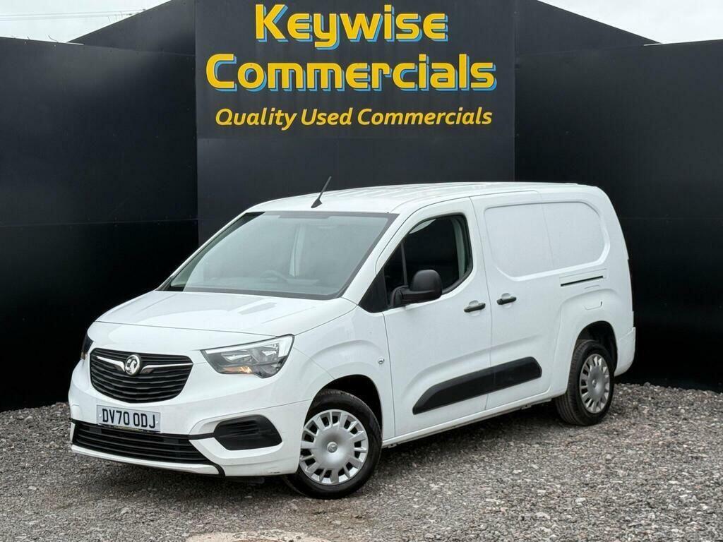 Vauxhall Combo 1.5 Turbo D 2300 Sportive L2 H1 Euro 6 Ss White