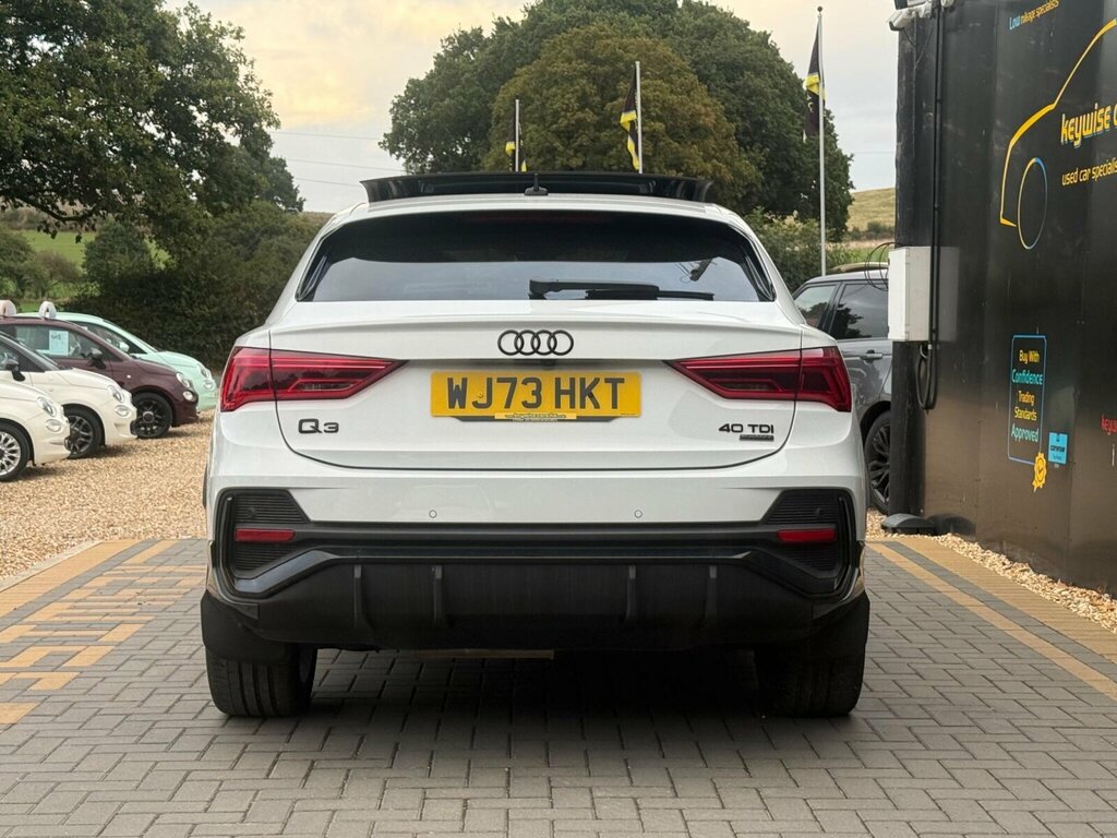 Audi Q3 2.0 Tdi 40 Black Edition Sportback S Tronic Quattr White #4