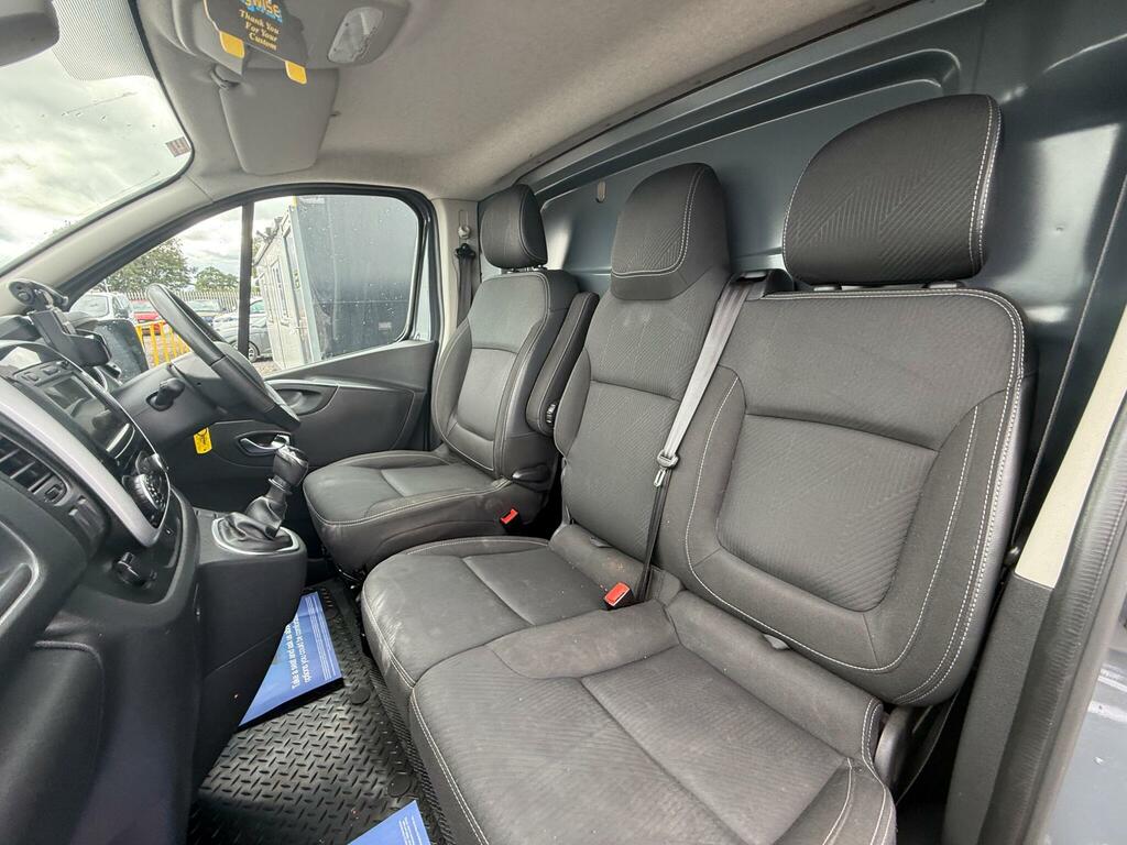 Renault Trafic 2.0 Dci Sl28 Black Edition Camper Van Euro 6 Grey #15