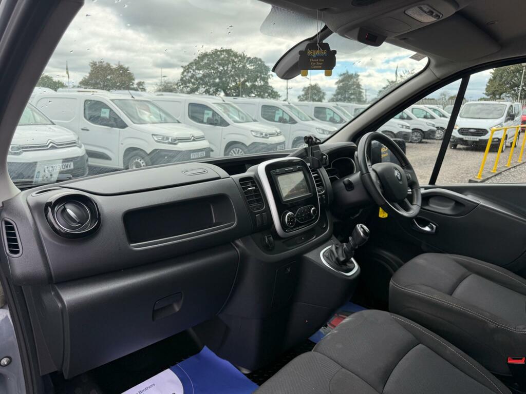 Renault Trafic 2.0 Dci Sl28 Black Edition Camper Van Euro 6 Grey #14