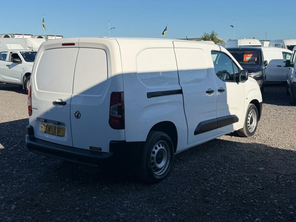 Vauxhall Combo 1.5 Turbo D 2300 Dynamic L2 H1 Euro 6 White #4