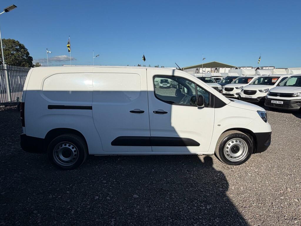 Vauxhall Combo 1.5 Turbo D 2300 Dynamic L2 H1 Euro 6 White #5