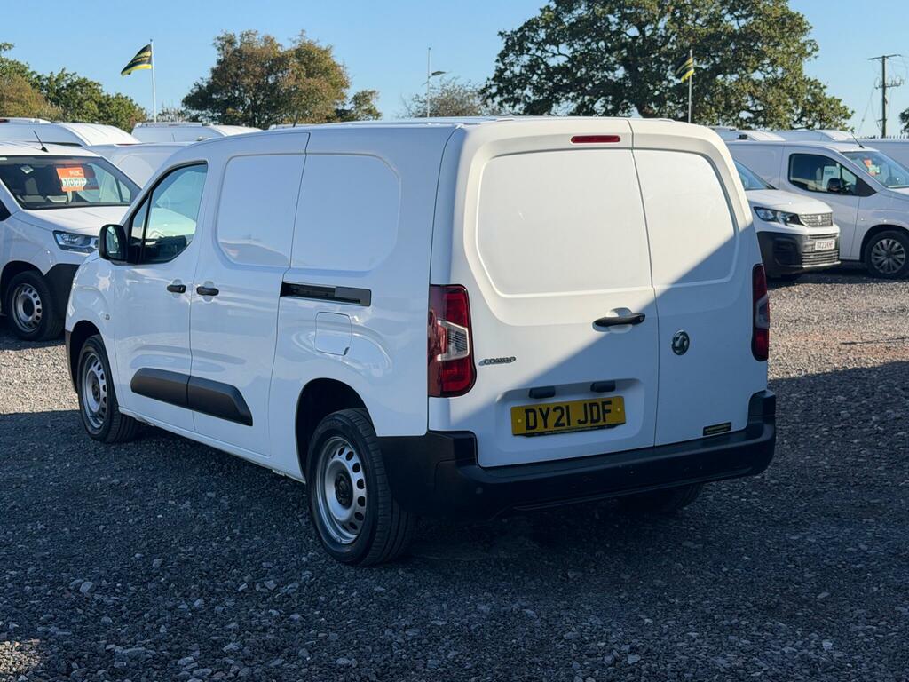 Vauxhall Combo 1.5 Turbo D 2300 Dynamic L2 H1 Euro 6 White #2