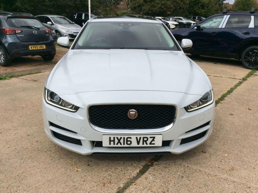 Jaguar XE Saloon 2.0D Portfolio Euro 6 Ss 2016 White #2