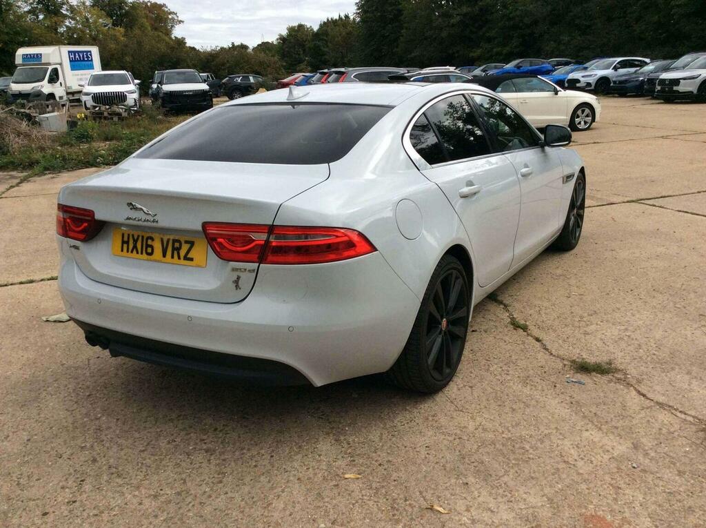 Jaguar XE Saloon 2.0D Portfolio Euro 6 Ss 2016 White #6