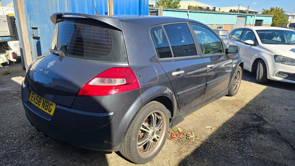 Renault Megane 1.6 Vvt Dynamique Grey #3