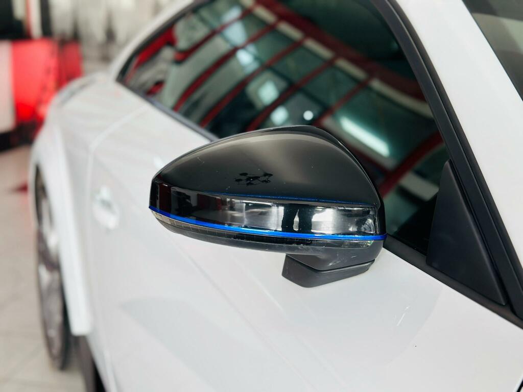 Audi TT 2.0 Tdi Black Edition Coupe White #4