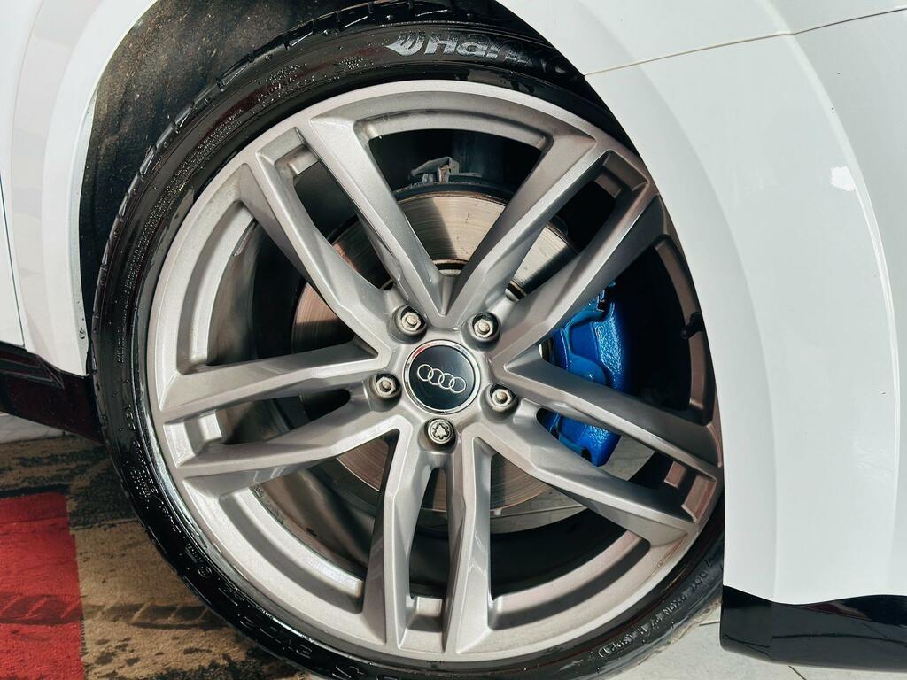 Audi TT 2.0 Tdi Black Edition Coupe White #3