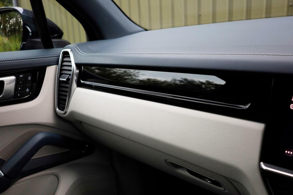 Porsche Cayenne V6 22K Spec Pan Roof Heads Up Display Black #49